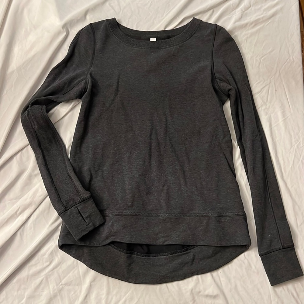 LULULEMON HEATHERED GRAY LONG SLEEVE BUTTER SOFT SIZE 6